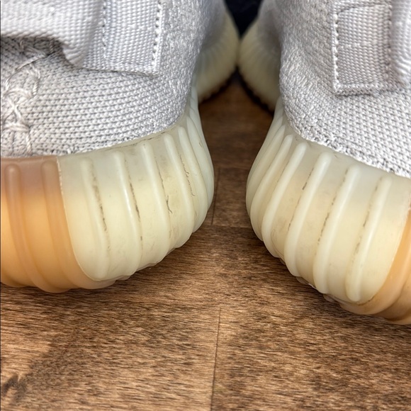Adidas Men’s Yeezy Boost Size 6 - Picture 5 of 12